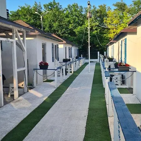 Village Case de vacanță