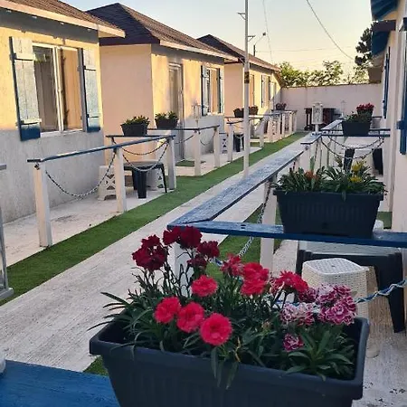 Village Будинок відпочинку Ефоріє-Норд